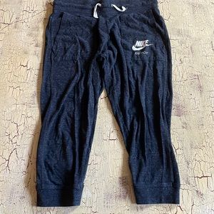 Nike sweatpant joggers. M. Comfy